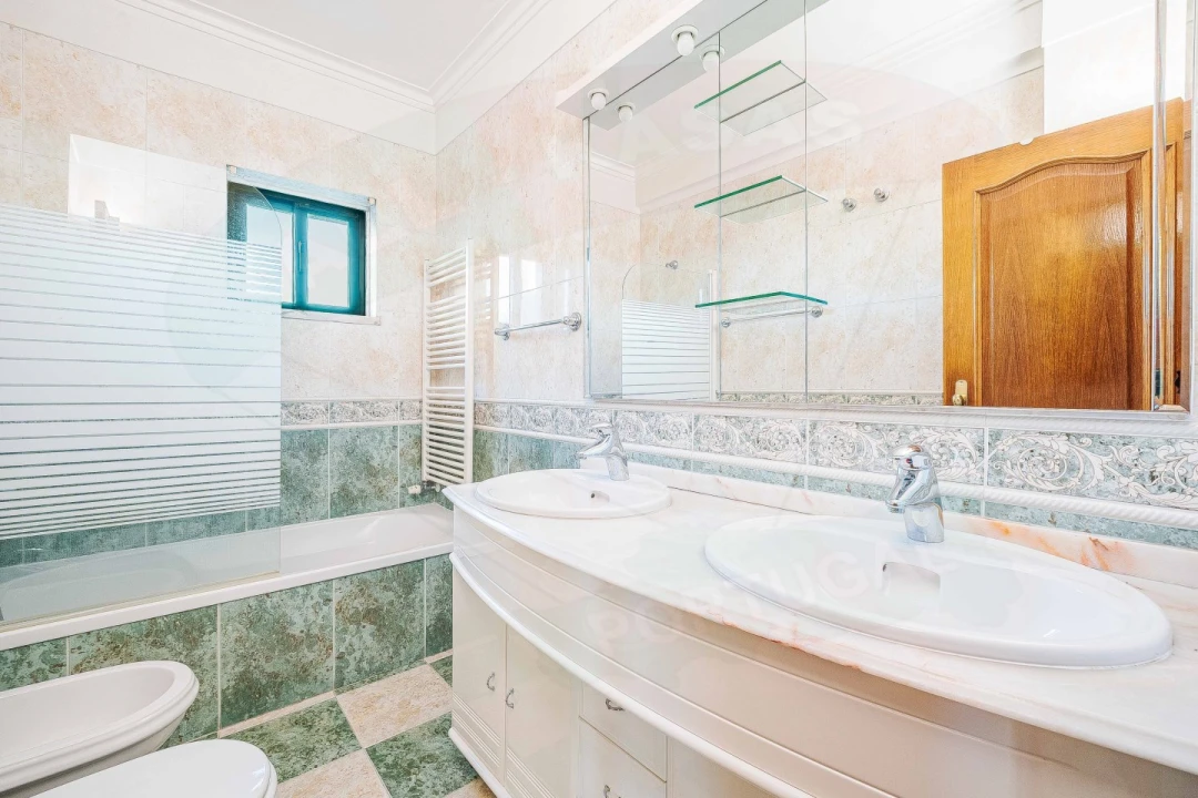 Moradia T5 para Venda em Cacém e São Marcos Foto 21