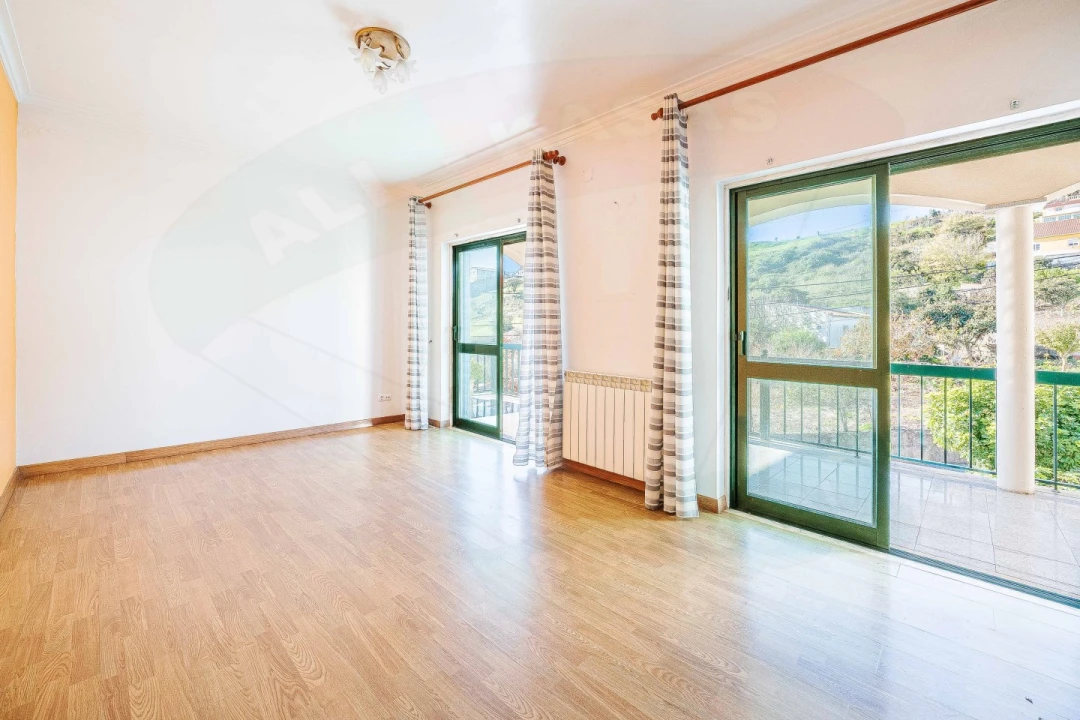 Moradia T5 para Venda em Cacém e São Marcos Foto 37