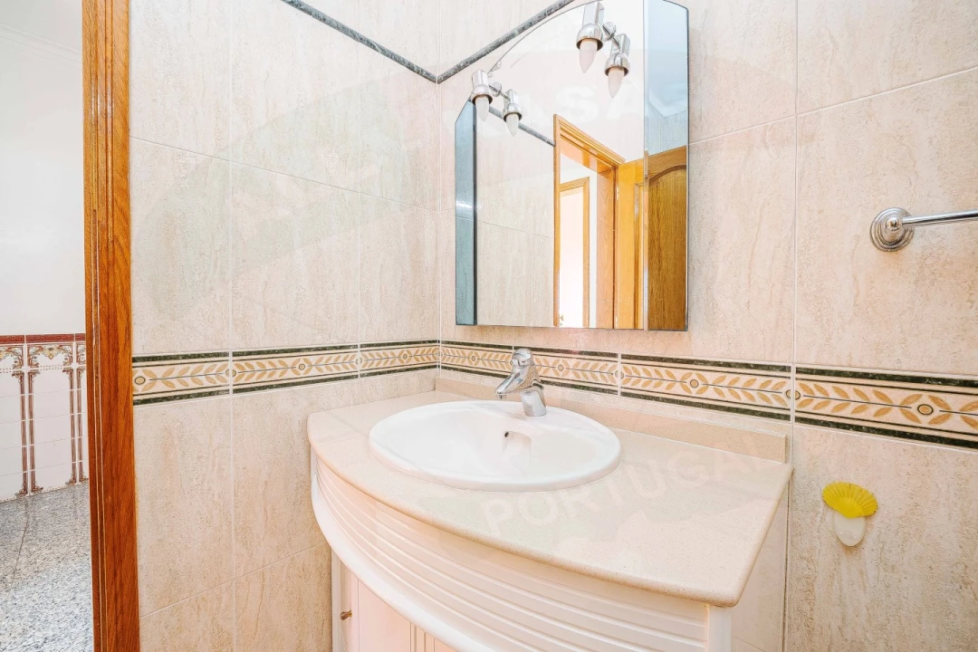 Moradia T5 para Venda em Cacém e São Marcos Foto 47