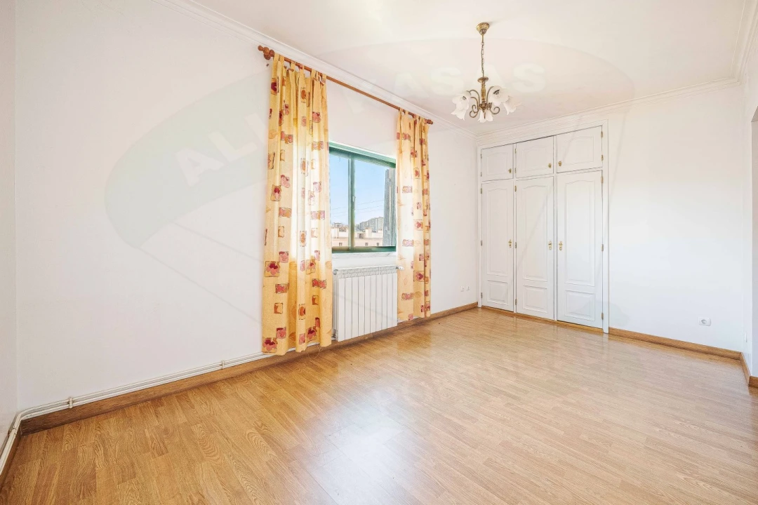 Moradia T5 para Venda em Cacém e São Marcos Foto 56