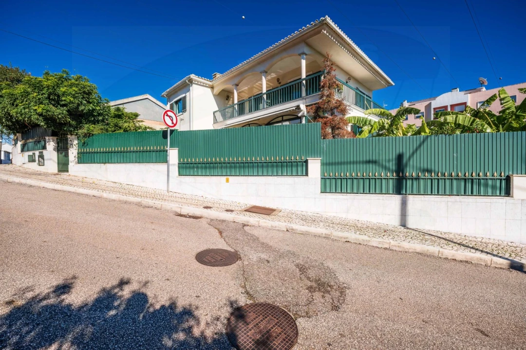 Moradia T5 para Venda em Cacém e São Marcos Foto 89