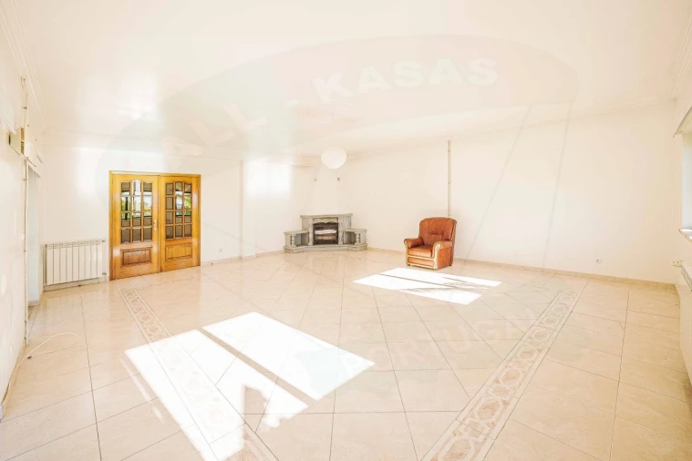 Moradia T5 para Venda em Cacém e São Marcos Foto 3