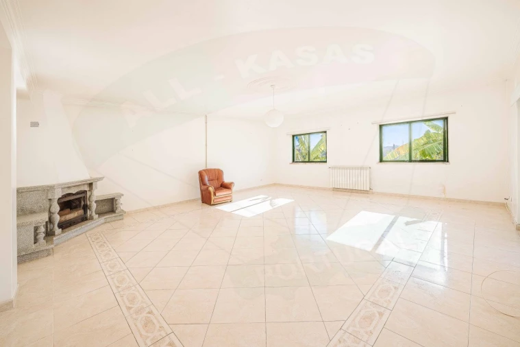 Moradia T5 para Venda em Cacém e São Marcos Foto 4