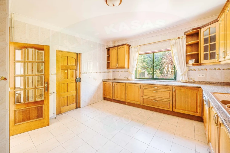 Moradia T5 para Venda em Cacém e São Marcos Foto 10