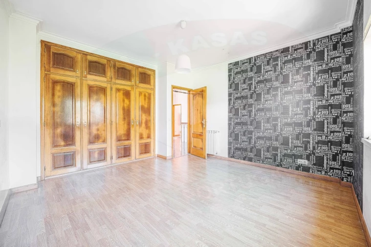 Moradia T5 para Venda em Cacém e São Marcos Foto 35