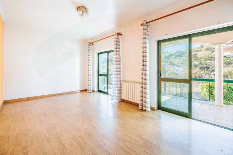 Moradia T5 para Venda em Cacém e São Marcos Foto 37