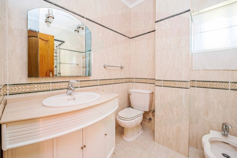 Moradia T5 para Venda em Cacém e São Marcos Foto 46