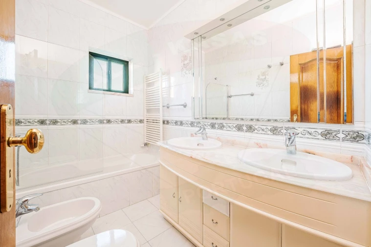 Moradia T5 para Venda em Cacém e São Marcos Foto 51