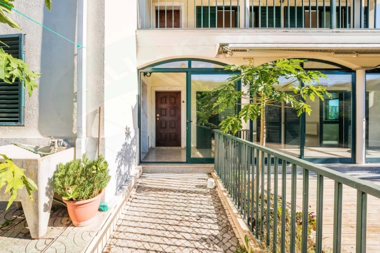 Moradia T5 para Venda em Cacém e São Marcos Foto 75