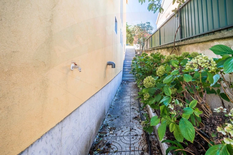 Moradia T5 para Venda em Cacém e São Marcos Foto 85