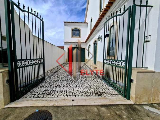 Moradia T4 para Venda em Alpiarça Foto 1