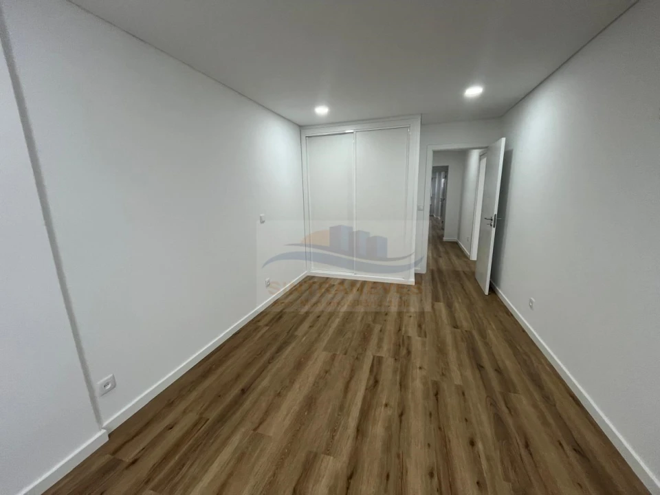 Apartamento T3 para Venda em Póvoa de Santa Iria e Forte da Casa Foto 19