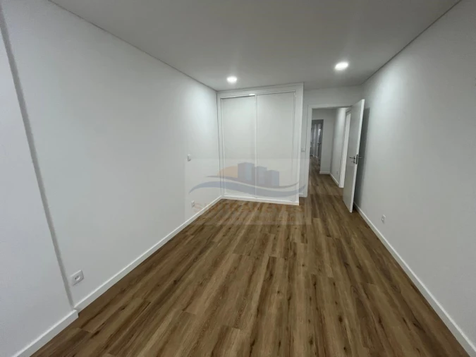 Apartamento T3 para Venda em Póvoa de Santa Iria e Forte da Casa Foto 19