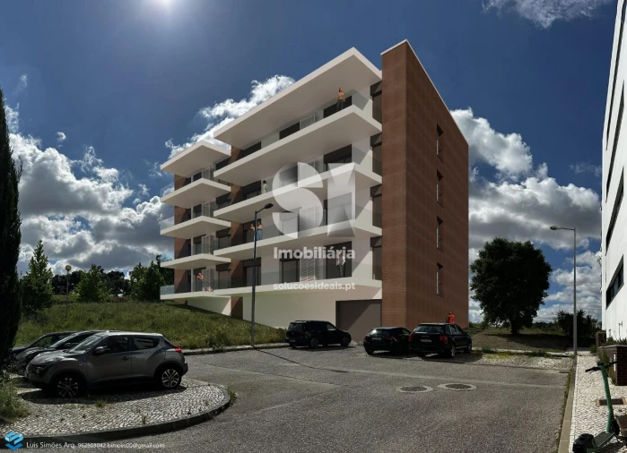 Apartamento T4 para Venda em Santa Clara e Castelo Viegas