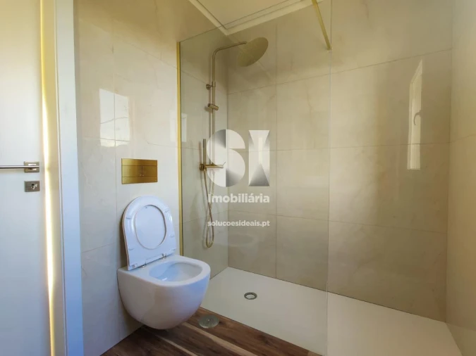 Moradia T3 para Venda em Espinho Foto 17