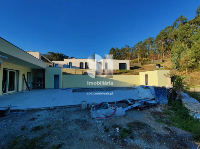 Moradia T3 para Venda em Espinho Foto 39