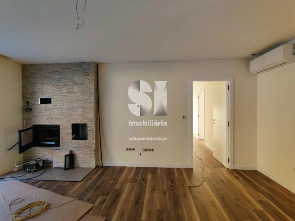 Moradia T3 para Venda em Espinho Foto 3