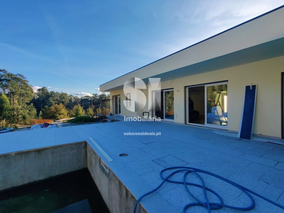 Moradia T3 para Venda em Espinho Foto 32