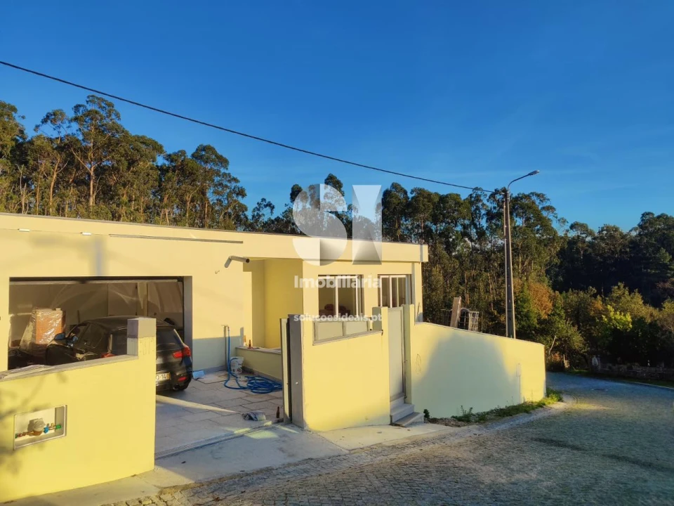 Moradia T3 para Venda em Espinho Foto 34