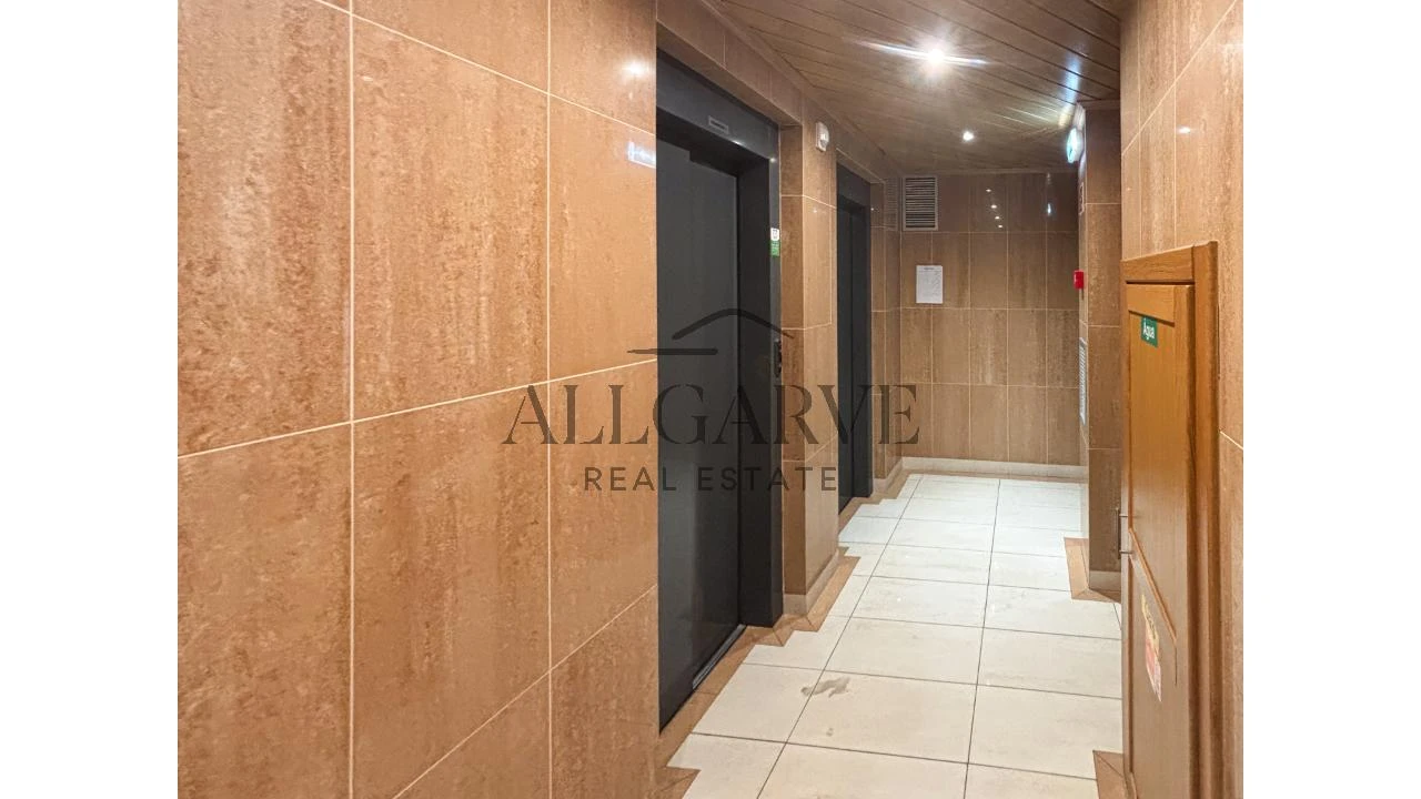 Apartamento T3 para Venda em Portimão Foto 4