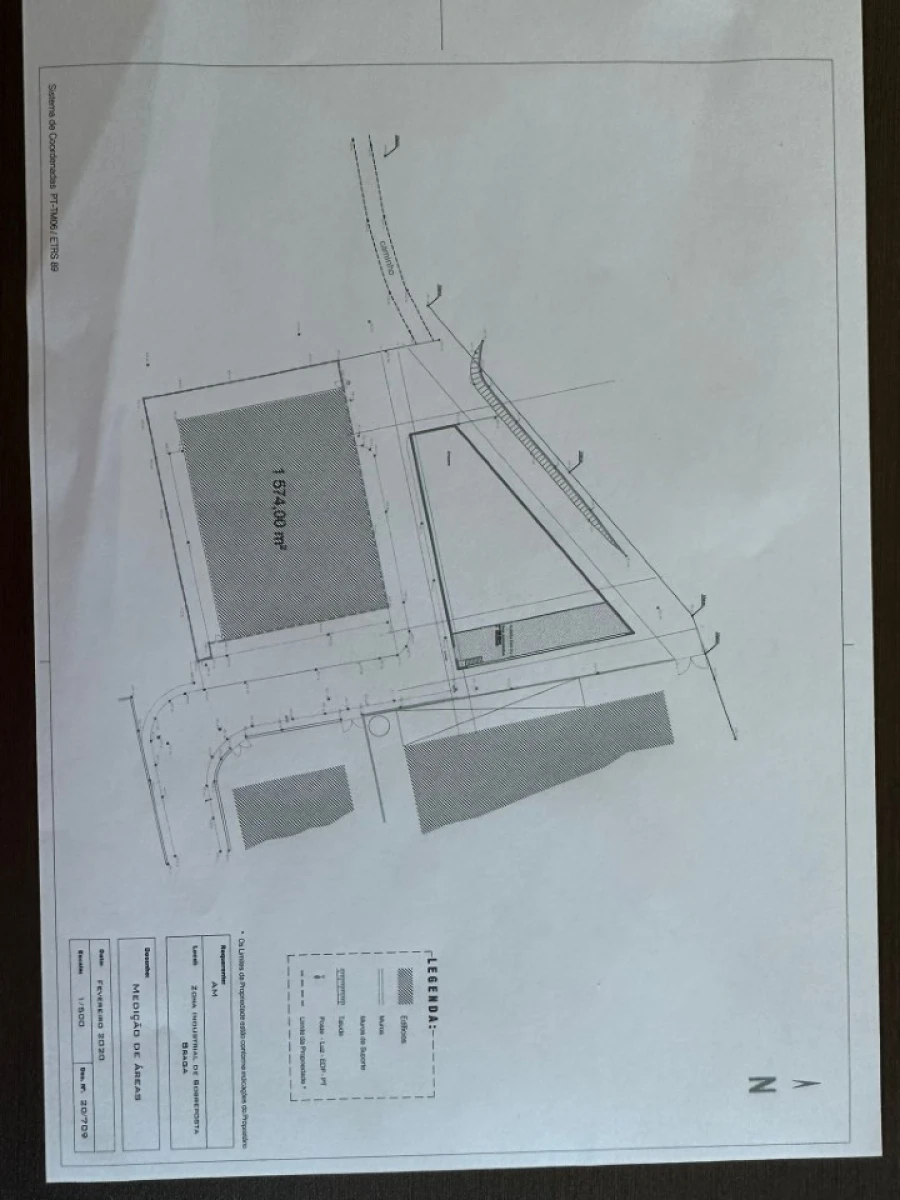 Terreno Comércio / Armazém para Venda em Sobreposta Planta 2