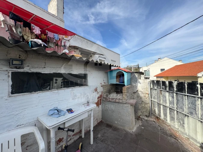 Moradia T2 para Venda em Fanhões Foto 11