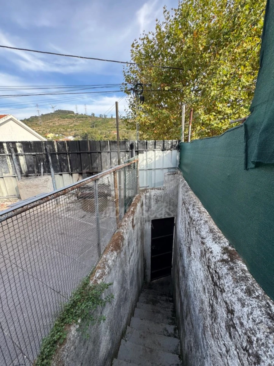 Moradia T2 para Venda em Fanhões Foto 14