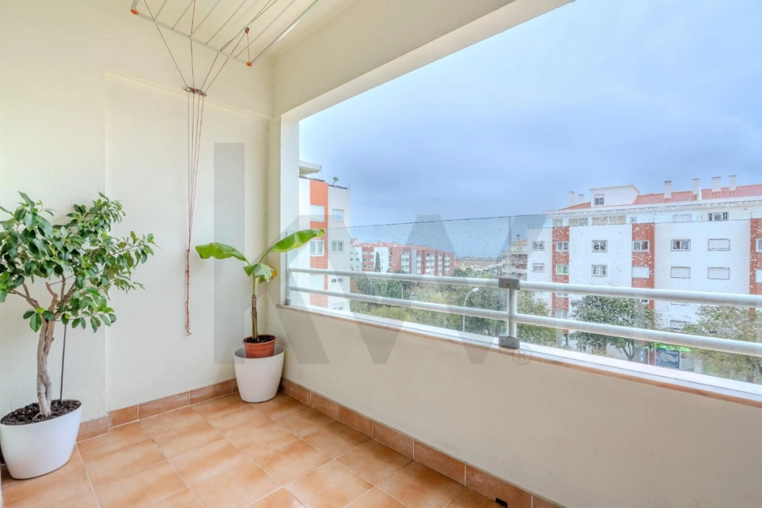 Apartamento T3 para Venda em São Domingos de Rana Foto 12