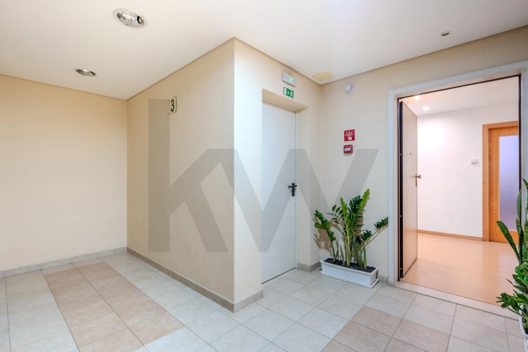 Apartamento T3 para Venda em São Domingos de Rana Foto 48