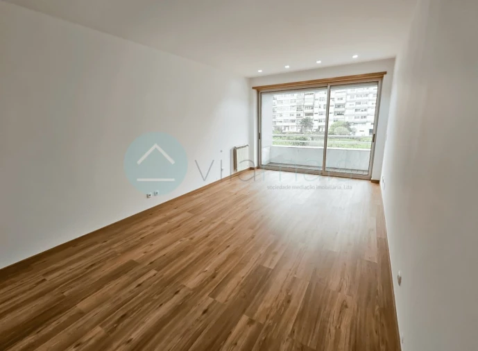 Apartamento T1 para Venda em Paranhos Foto 2