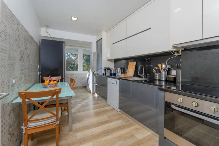 Apartamento T2 para Venda em Odivelas Foto 3