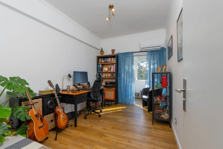Apartamento T2 para Venda em Odivelas Foto 18