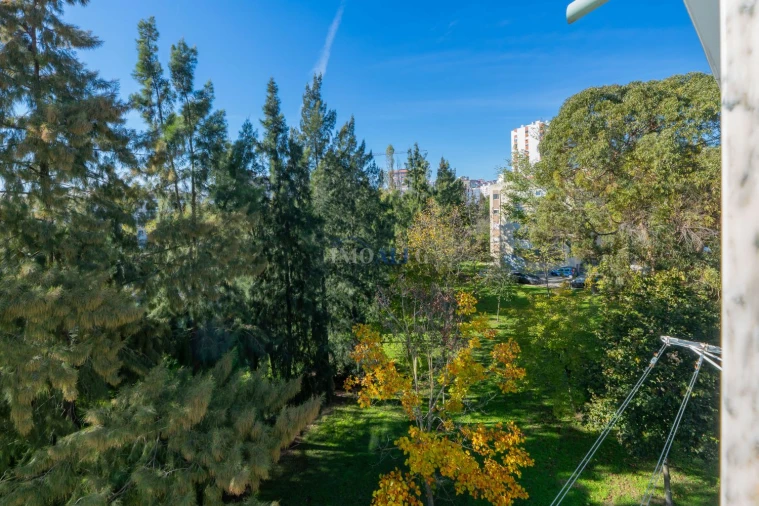 Apartamento T2 para Venda em Odivelas Foto 13