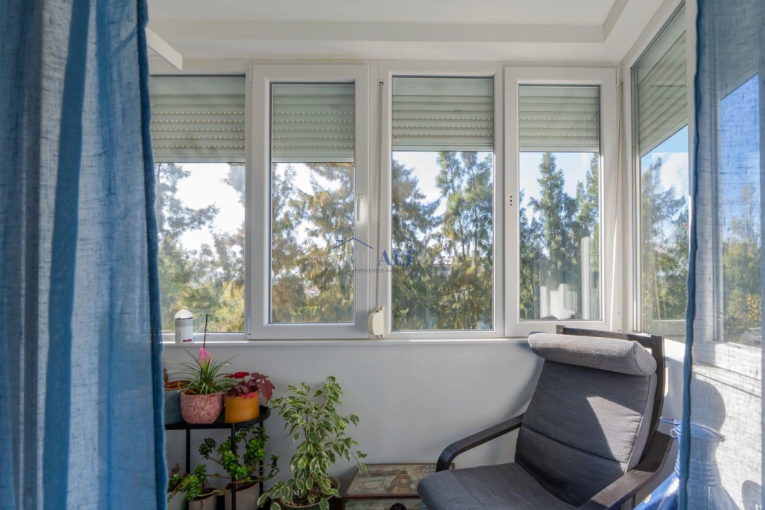 Apartamento T2 para Venda em Odivelas Foto 2