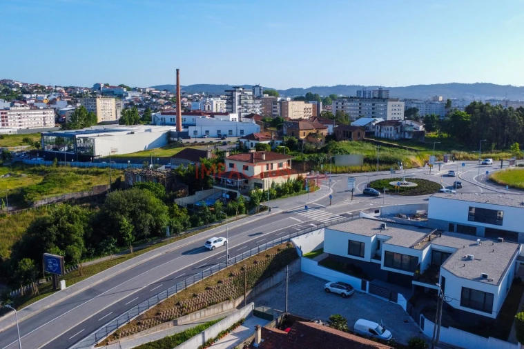 Moradia T3 para Venda em Bougado (São Martinho e Santiago) Foto 37