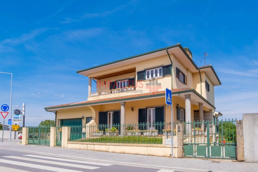 Moradia T3 para Venda em Bougado (São Martinho e Santiago) Foto 1