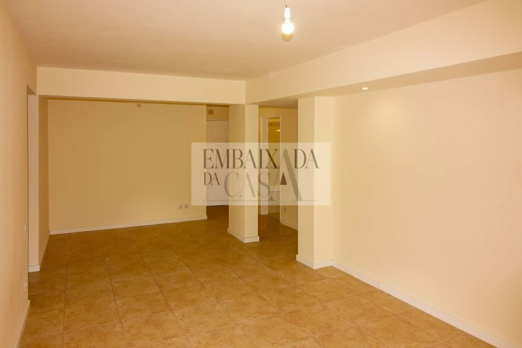 Apartamento T2 para Venda em Algueirão-Mem Martins Foto 17