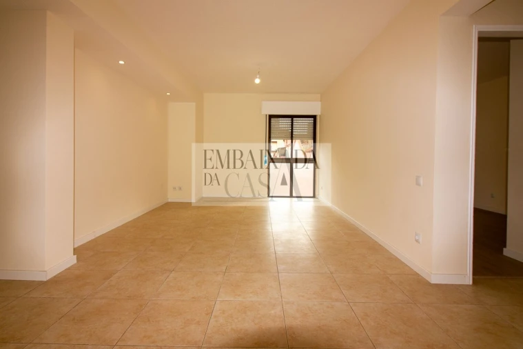 Apartamento T2 para Venda em Algueirão-Mem Martins Foto 16