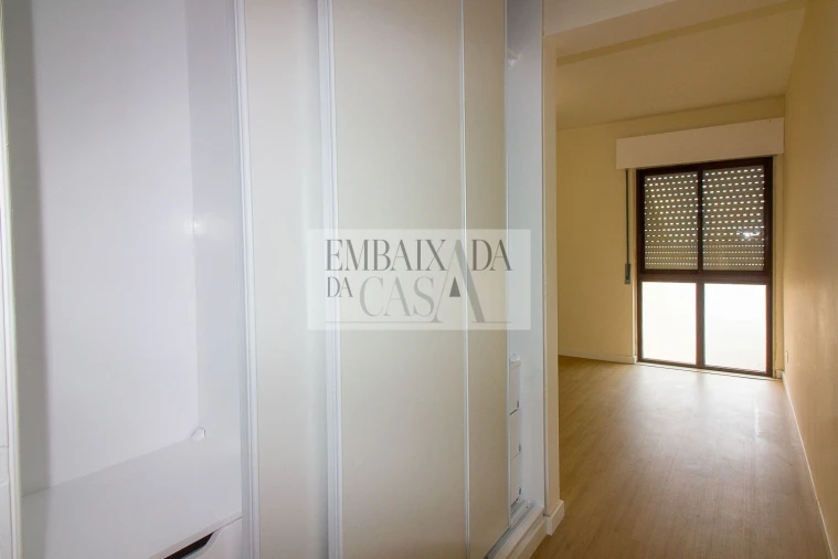 Apartamento T2 para Venda em Algueirão-Mem Martins Foto 23