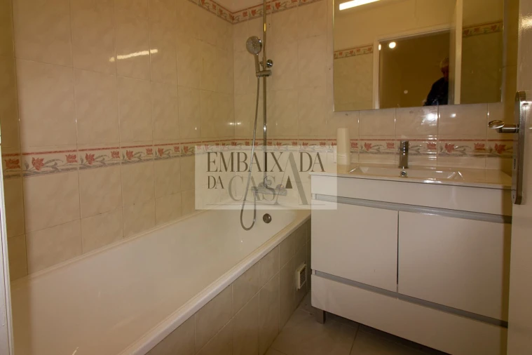 Apartamento T2 para Venda em Algueirão-Mem Martins Foto 11