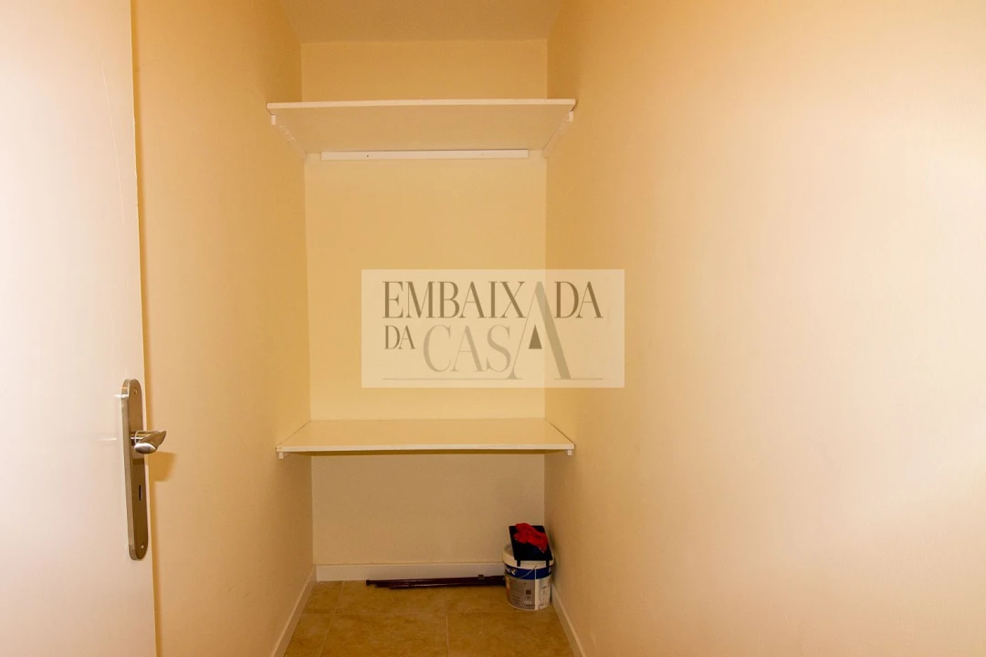 Apartamento T2 para Venda em Algueirão-Mem Martins Foto 14