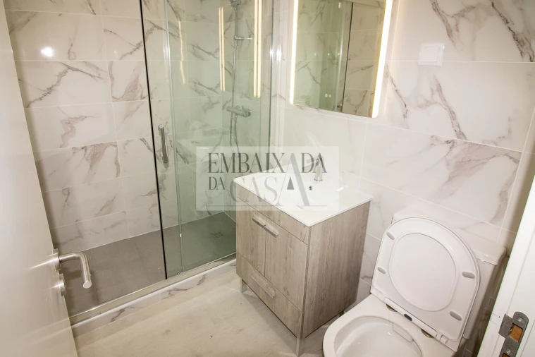 Apartamento T2 para Venda em Benfica Foto 11