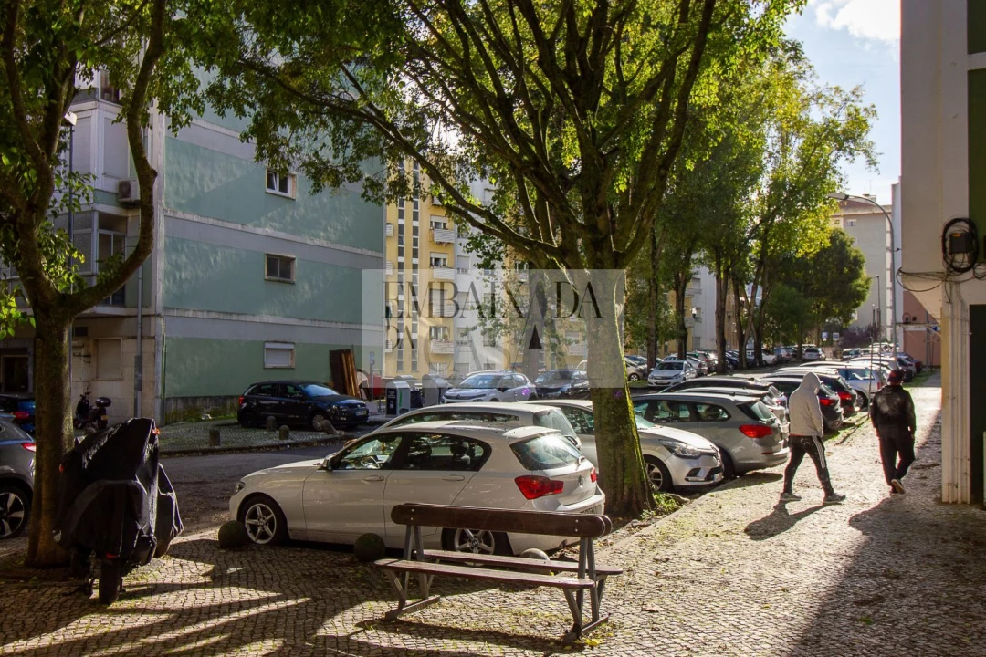 Apartamento T2 para Venda em Benfica Foto 3