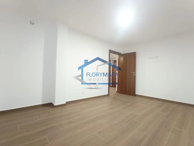 Moradia T4 para Venda em São Domingos de Rana Foto 47