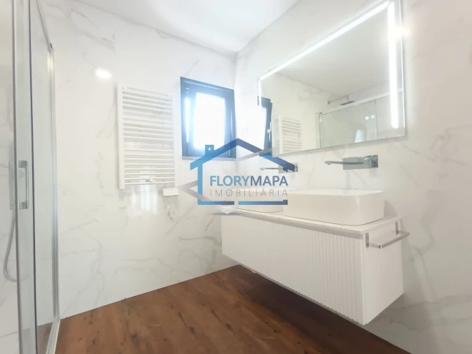 Moradia T4 para Venda em São Domingos de Rana Foto 32