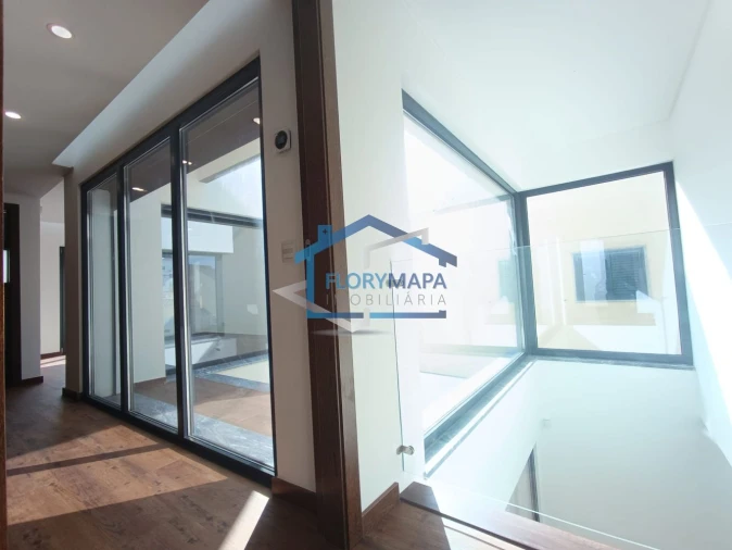 Moradia T4 para Venda em São Domingos de Rana Foto 27