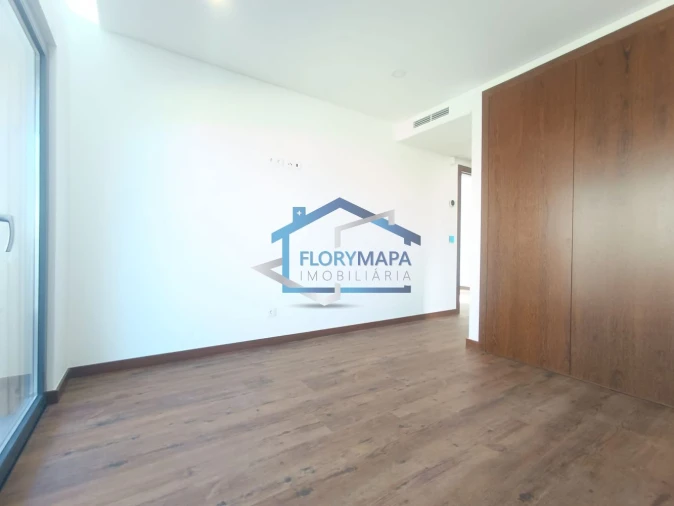 Moradia T4 para Venda em São Domingos de Rana Foto 36