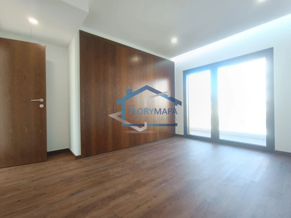 Moradia T4 para Venda em São Domingos de Rana Foto 47