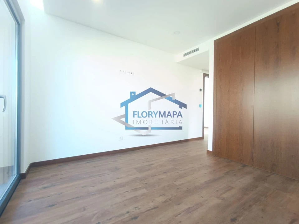 Moradia T4 para Venda em São Domingos de Rana Foto 44