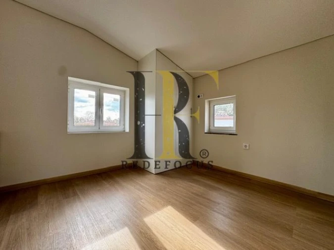 Moradia T3 para Venda em Pinheiro da Bemposta, Travanca e Palmaz Foto 5